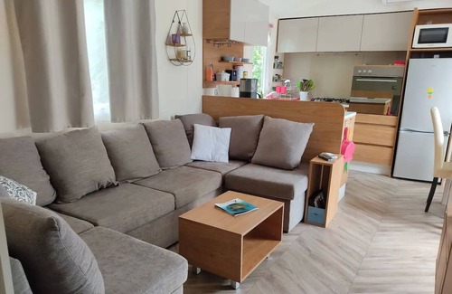 Embrun House | Guest Rated 10/10: Mobil Home Near Lake and Mountains