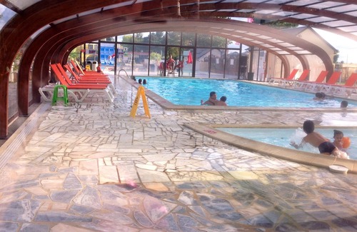 Coulanges House | Family-Friendly Mobil Home with Pool at 4-Star Campsite