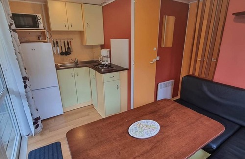 Saint-Jean-de-Valeriscle Ski Chalet | Family-Friendly Mobile Home with Private Pool & Terrace