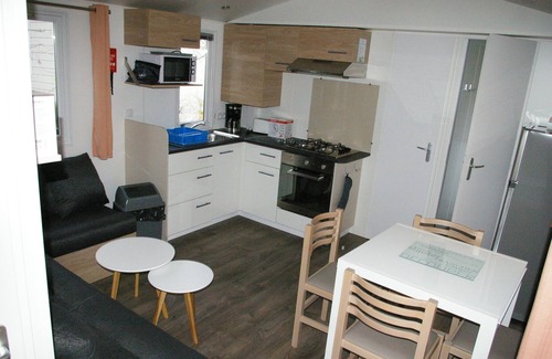 Coulanges House | Cozy Mobile Home with Kitchen and Pool Access for Families