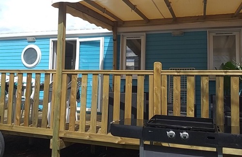 Coulanges House | Cozy Mobile Home with Kitchen and Pool Access for Families