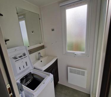 Ronce-les-Bains Other | Family-Friendly Mobil Home with Ocean View at La Pignade