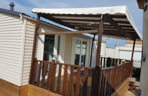 Les Ayguades House | Beachside Mobile Home with Ocean View and Family Amenities