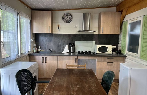 Nances House | Family-Friendly Mobile Home for 4-6 Guests with Kitchen