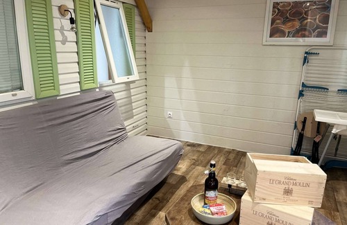 Nances House | Family-Friendly Mobile Home for 4-6 Guests with Kitchen