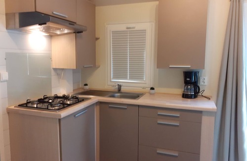 Saint-Cheron House | Family-Friendly Mobile Home for 4 in Saint-Chéron