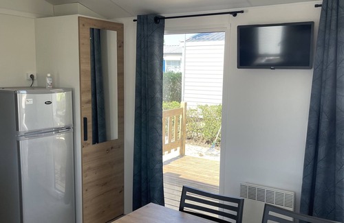 La Gueriniere House | Family Mobile Home with Beach Access at 5* Campsite