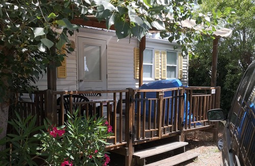 La Tamarissiere House | Family-Friendly Mobile Home Just Steps from the Beach