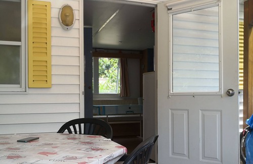 La Tamarissiere House | Family-Friendly Mobile Home Just Steps from the Beach