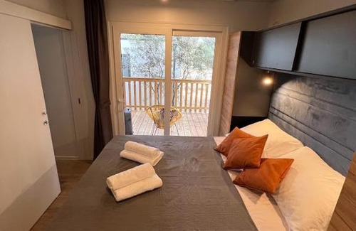 Drage Resort | Oceanfront Mobile Home Bubamara: 10/10 Rated Bliss