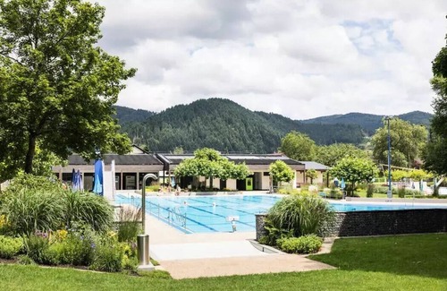 Steinach House | Mobile-home | Comfort | 2 Bedrooms | Sleeps 4 | Raised terrace | A/C