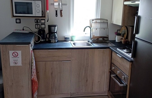 Condrieu House | Cozy Mobile Home with Pet-Friendly Amenities for Families