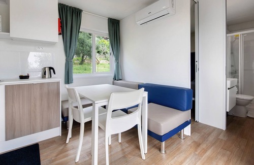 Predore RV Rental | Mobile home 'Eurovil 1' with Lake View, Wi-Fi and Air Conditioning