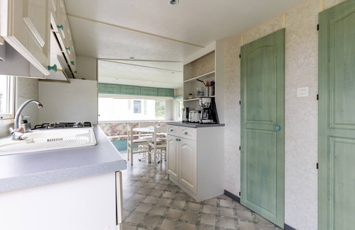 Queyrac RV Rental | Mobile Home for 3 People at Lake Isachris – Hiking and Relaxation in the Médoc