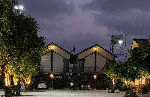 Phuoc Thuan Hotel | Beachfront Mobile Home Ho Tram with Ocean View for Families