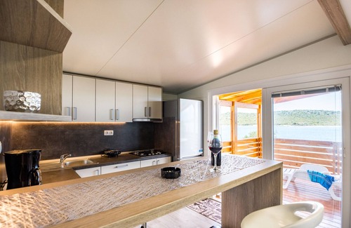 Tkon House | Cozy Mobile Home Rock Rose 2 with Oceanfront Views