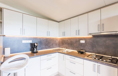 Tkon House | Cozy Mobile Home Rock Rose 2 with Oceanfront Views