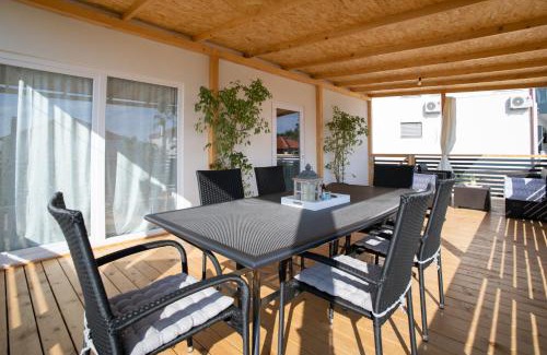 Susica Other | Pet-Friendly Mobile Home Lana with Ocean Views for Families