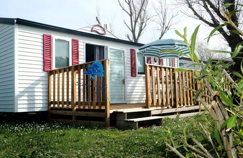 Sigean House | Cozy Mobile Home “Les Temps Heureux” for Family Getaways