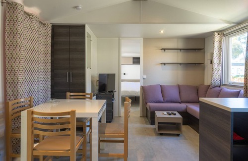 Ronce-les-Bains RV Rental | Relax at Mh 122 Ronce Les Bains: Pool & Oceanfront Views