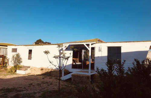 Valle de Guadalupe House | Cozy Mobile Home Near El Cielo for 2-3 Guests