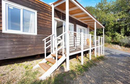 Pietra Ligure House | Mobile Home Next 232: Poolside Retreat with Ocean View