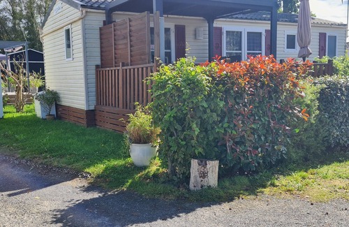 Dinard House | Inviting Mobile Home with Pool & Tennis Court Open Year-Round