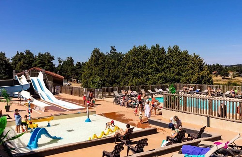 Chastanier House | Cozy Camping Les Sous Bois du Lac: Pet-Friendly Retreat