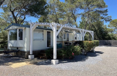 Beziers House | Tranquil Mobile Home with Pool and Child-Friendly Amenities