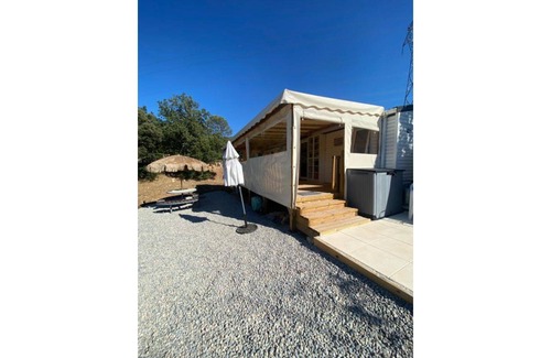 Rocbaron House | Cozy Mobile Home with Pool, 40 Minutes from the Beach