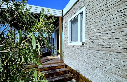 Murter Resort | Oceanfront Mobile House Emma: Family-Friendly Escape in Murter