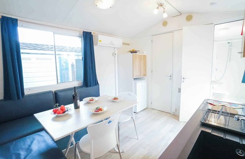 Peschiera del Garda House | Mobilehome with Outdoor Pool and Air Conditioning Awaits