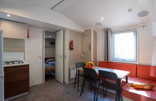 Peschiera del Garda House | Cozy Mobilehome Retreat at Camping Bella Italia