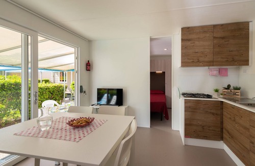 Sirmione House | Cozy Mobilehome with Garden, Air Conditioning & Pool