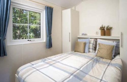 Wittenborn House | Family-Friendly Mobilheim am See with Onsite Dining