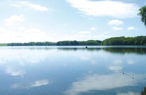 Wittenborn House | Family-Friendly Mobilheim am See with Onsite Dining