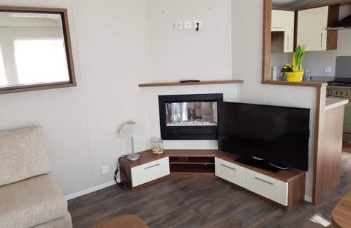Midlum Apartment | Cozy Mobilheim for 6 Guests with Oceanfront Views