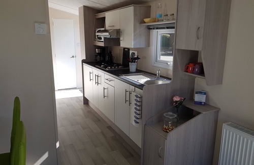 Midlum Apartment | Cozy Mobilheim for 6 Guests with Oceanfront Views