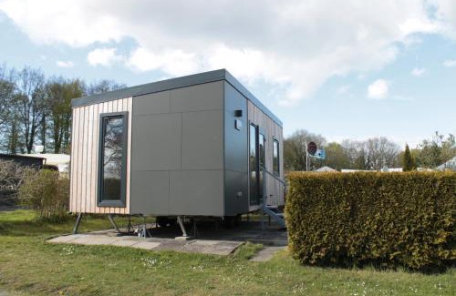 Borgdorf House | Eco-Friendly Mobilheim: Pet and Child-Friendly Retreat