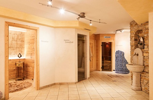 Ried im Oberinntal Apartment | Cozy Mobilheim for Two with Ocean View in Ried im Oberinntal