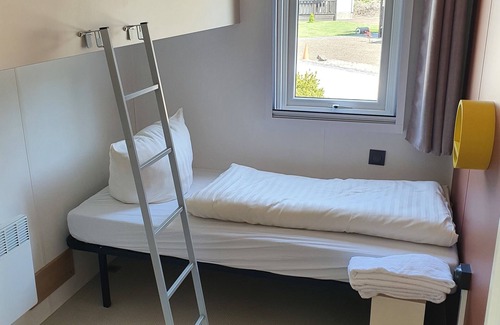 Soltau Apartment | Cozy Mobilheim for 4 Guests in Scenic Soltau