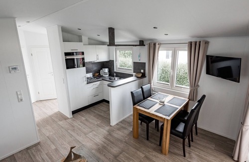 Sutel Apartment | Cozy Mobilheim for 4 with Ocean View in Sütel