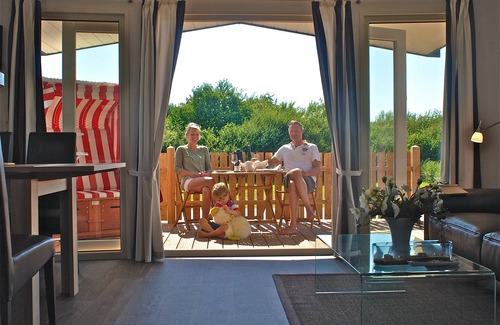 Sutel Apartment | Cozy Mobilheim for 5 Guests with Oceanfront Views