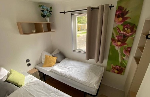 Pleinfeld Cabin | Mobilheim Klein - Waldcamping Brombach
