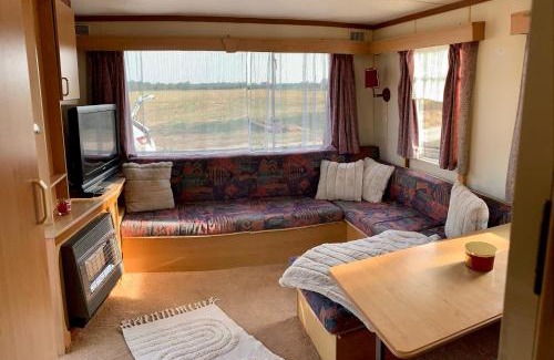 Hrobce House | Explore Mobilheim u Tropicany: Oceanfront Pet-Friendly Stay