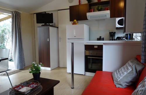 Les Mathes House | Family-Friendly Mobilhome near Bonne Anse Beach with Pool
