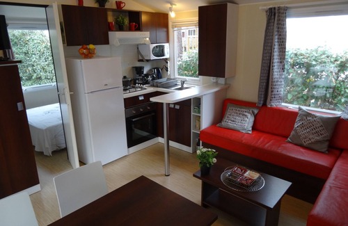 Les Mathes House | Family-Friendly Mobilhome near Bonne Anse Beach with Pool