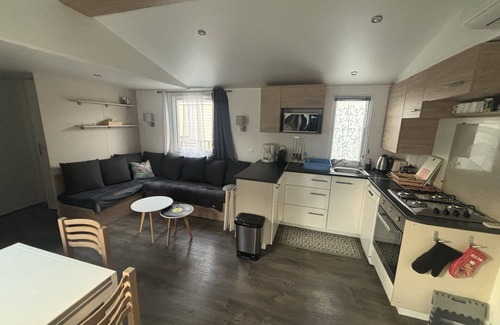 Vias House | Family-Friendly Mobilhome with Oceanfront Views & Pool