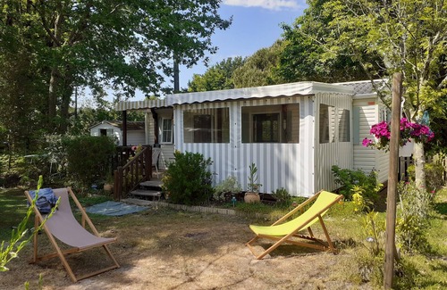 Notre-Dame-de-Riez House | Serene Mobilhome Retreat with Pool and Family Amenities