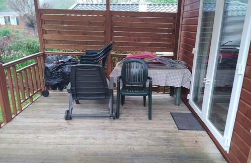 Saint-Chamassy House | Cozy Mobilhome Near Eyzie - Family & Pet Friendly Stay
